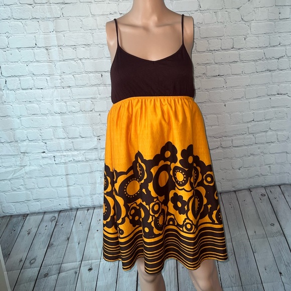 Aryeh Dresses & Skirts - Aryeh Yellow & Brown Floral Sleeveless dress size M
